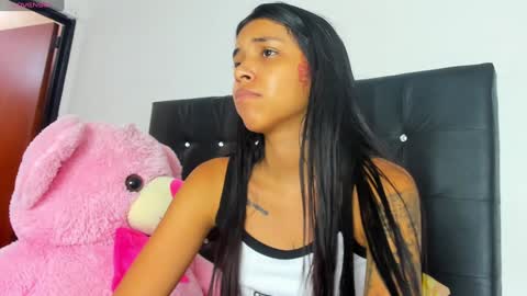 Snapshot of dahiangomezz chatting on December 7, 7:10 pm online show from December 7, 7:10 pm