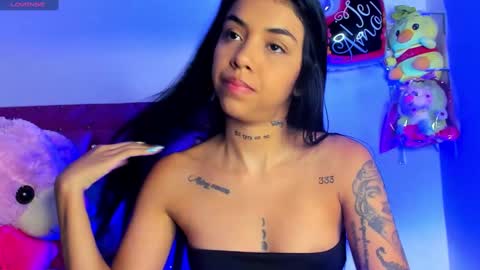 Snapshot of dahiangomezz chatting on March 7, 9:18 am online show from March 7, 9:18 am