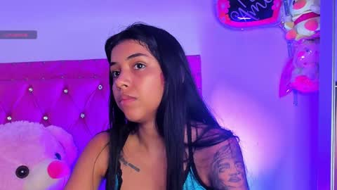 Snapshot of dahiangomezz chatting on February 6, 9:06 pm online show from February 6, 9:06 pm