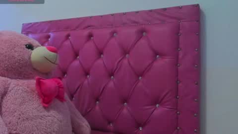 Snapshot of dahiangomezz chatting on December 18, 10:08 am online show from December 18, 10:08 am