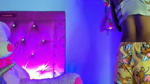 Snapshot of dahiangomezz chatting on February 16, 8:32 am online show from February 16, 8:32 am