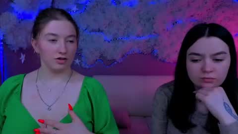 Little Di online show from April 17, 10:01 pm