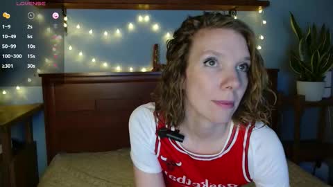 daisy_lovely online show from December 3, 4:37 am