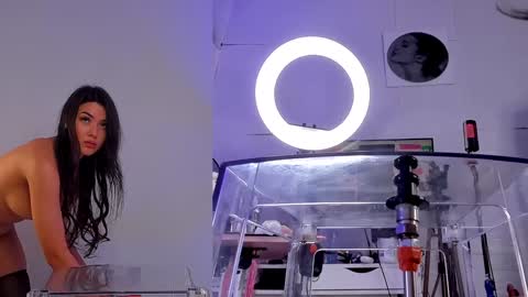 Dakota online show from September 24, 1:48 am