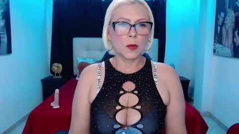 Snapshot of dakota_daprinski chatting on September 14, 1:03 am Dakota online show from September 14, 1:03 am