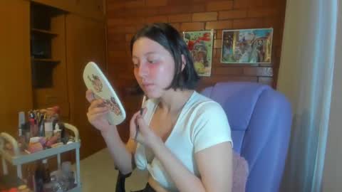 Snapshot of dakotaa_aa chatting on January 31, 6:57 pm The girl of your dreams o online show from January 31, 6:57 pm