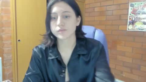 Snapshot of dakotaa_aa chatting on March 10, 10:55 pm The girl of your dreams o online show from March 10, 10:55 pm
