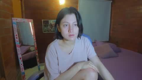 Snapshot of dakotaa_aa chatting on January 15, 3:50 pm The girl of your dreams o online show from January 15, 3:50 pm
