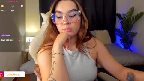 Snapshot of dakottaa__ chatting on October 13, 11:07 pm dakottaa__ online show from October 13, 11:07 pm