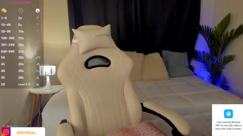 Snapshot of dakottaa__ chatting on December 12, 10:09 pm dakottaa__ online show from December 12, 10:09 pm