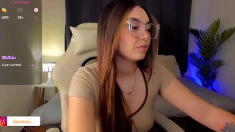 Snapshot of dakottaa__ chatting on October 11, 11:29 pm dakottaa__ online show from October 11, 11:29 pm