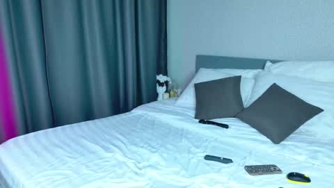 Julia online show from October 29, 2:27 am