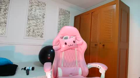 Danella Houston online show from February 16, 11:37 pm