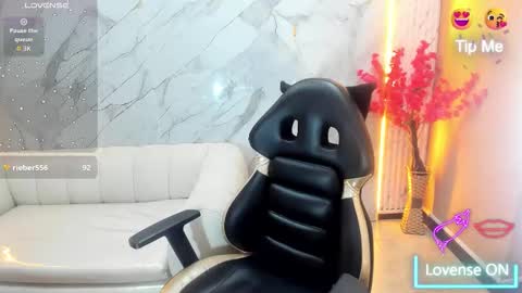 Dani online show from October 10, 6:02 pm