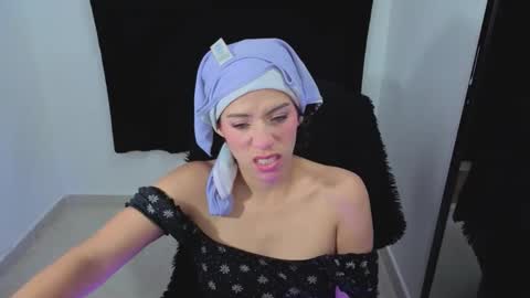 daniela_rivasthl online show from December 1, 4:16 am