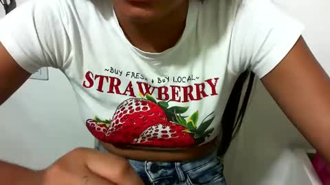 Snapshot of danielaa_foxx chatting on September 25, 8:28 pm danielaa_foxx online show from September 25, 8:28 pm