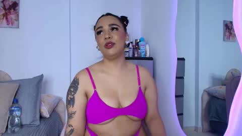 Snapshot of danielacortes03 chatting on September 18, 7:01 pm I think I will close this page please leave me a message if you want to know about me online show from September 18, 7:01 pm