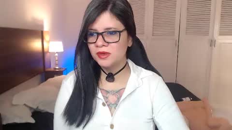 daniellerain online show from June 13, 9:51 am