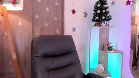 Danielle Rose online show from January 17, 10:28 pm