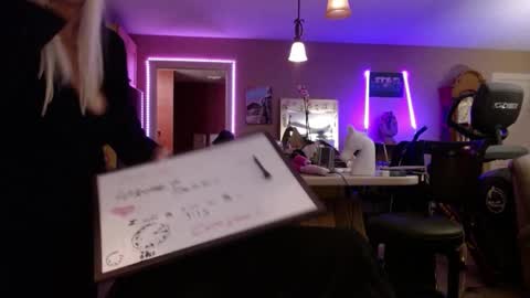 DanikaWhite69 online show from October 8, 9:13 am