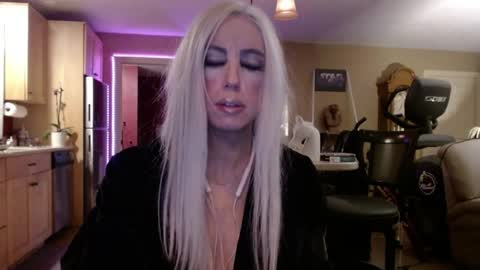 DanikaWhite69 online show from April 24, 12:30 pm