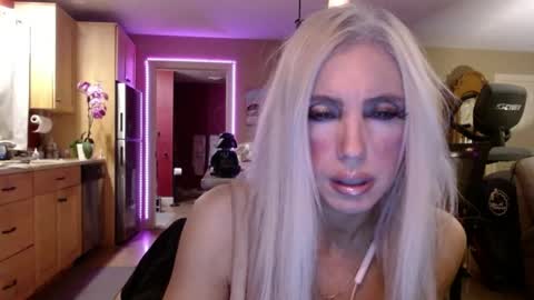 DanikaWhite69 online show from June 5, 11:49 am