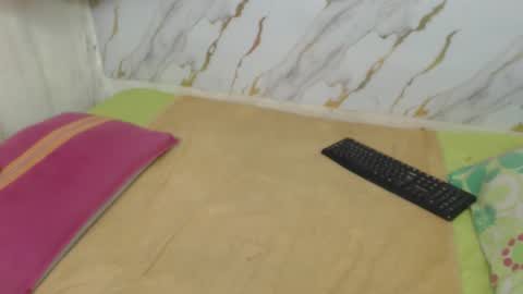 INSTAGRAM  Minni Moom online show from November 26, 6:20 pm