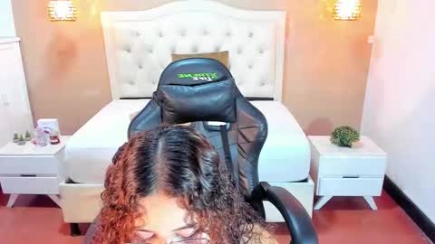 Snapshot of danixa_fire chatting on October 31, 4:11 pm D A N I X A online show from October 31, 4:11 pm