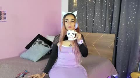 Snapshot of danna__castle chatting on March 1, 5:31 am Dannacastle online show from March 1, 5:31 am