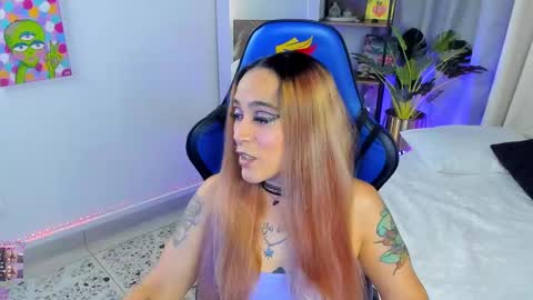 Snapshot of danna__castle chatting on September 26, 6:00 am Dannacastle online show from September 26, 6:00 am