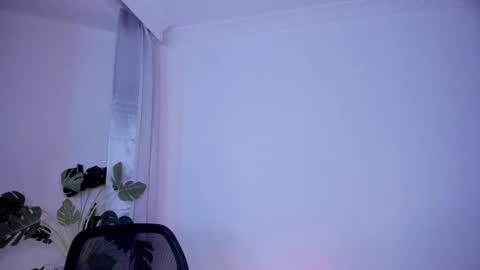 Snapshot of danna_stewart chatting on March 2, 1:37 am Paulina online show from March 2, 1:37 am