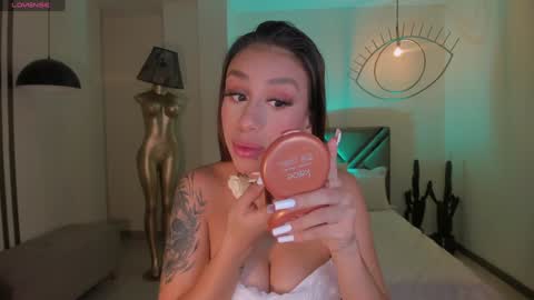 Snapshot of dannacruz_ chatting on December 17, 6:53 pm Danna Cruz  online show from December 17, 6:53 pm