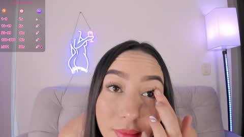 Snapshot of dannate1 chatting on December 17, 10:11 pm danna  online show from December 17, 10:11 pm