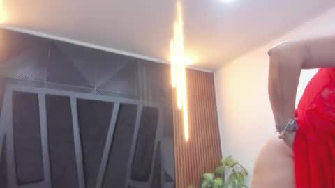 danna online show from December 15, 5:51 pm