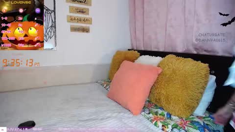 Snapshot of dannya0615_ chatting on October 19, 2:35 am Danny online show from October 19, 2:35 am