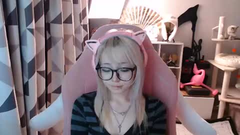 danyelleeyermann online show from July 22, 5:14 pm
