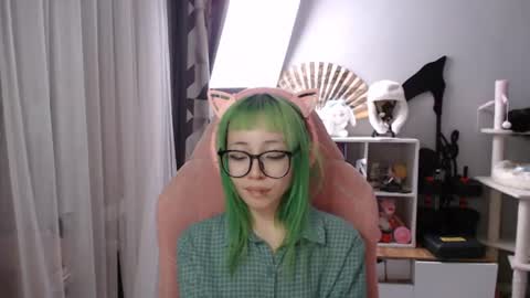 danyelleeyermann online show from July 28, 7:39 pm