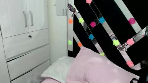 daphne877046 online show from September 27, 7:21 pm