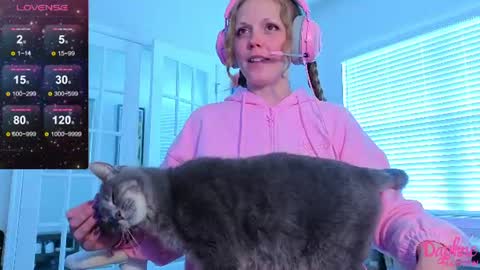 Daphne Madison online show from June 10, 6:39 pm