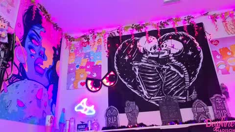 Daphne Madison online show from October 17, 8:45 pm