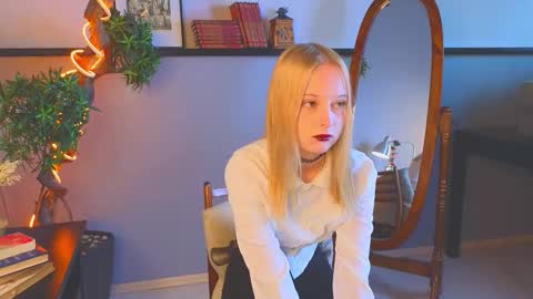 Kami online show from October 27, 4:08 am