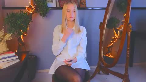 Kami online show from October 24, 3:46 am