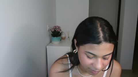 Snapshot of dark_enchantress_ chatting on December 12, 3:10 am Sofia online show from December 12, 3:10 am