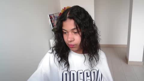 Snapshot of dark_enchantress_ chatting on January 19, 10:28 pm Sofia online show from January 19, 10:28 pm