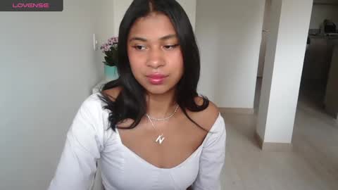 Snapshot of dark_enchantress_ chatting on December 14, 9:35 pm Sofia online show from December 14, 9:35 pm