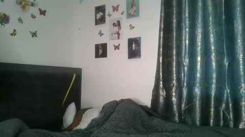 dark_mellanin online show from May 26, 8:13 am