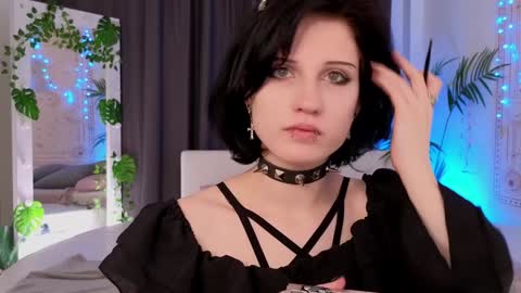 Snapshot of dark_vamp_ chatting on January 2, 8:35 pm Vamp online show from January 2, 8:35 pm