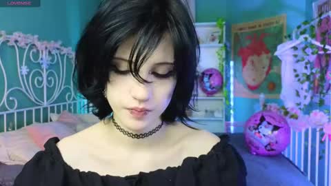Snapshot of dark_vamp_ chatting on February 20, 8:47 pm Vamp online show from February 20, 8:47 pm