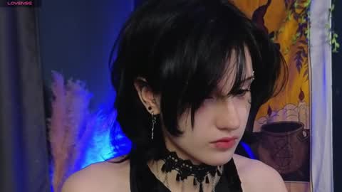 Snapshot of dark_vamp_ chatting on December 6, 9:01 pm Vamp online show from December 6, 9:01 pm