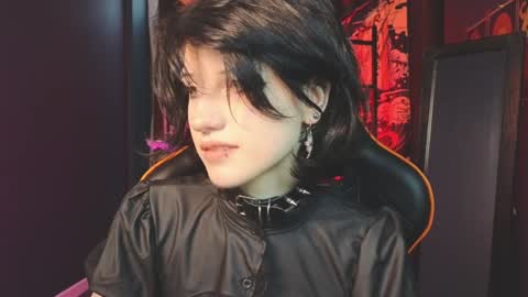 Snapshot of dark_vamp_ chatting on January 22, 12:17 pm Vamp online show from January 22, 12:17 pm